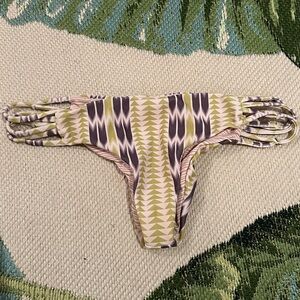 Acacia Bikini Bottom Arrows